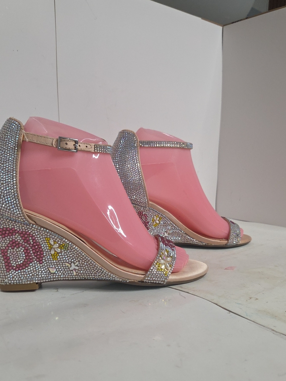 Blue by Betsey Johnson Debie Rhinestone Wedge Sandals Silver Pink Size 7.